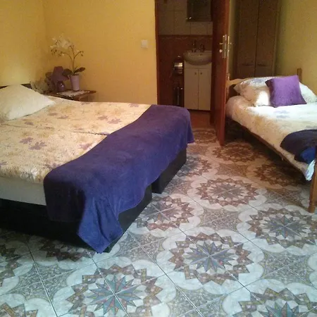 Zbojna Debra Bed & Breakfast
