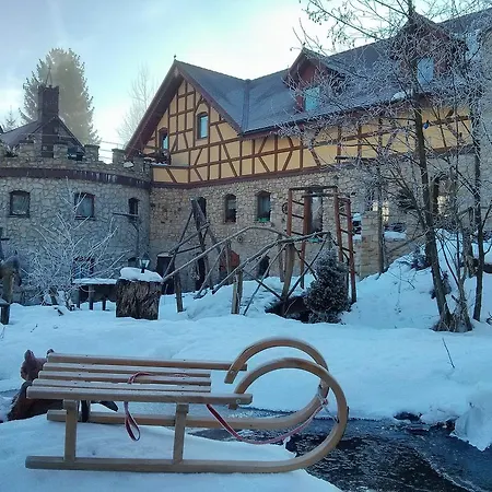 Zbojna Debra Bed & Breakfast Golejow